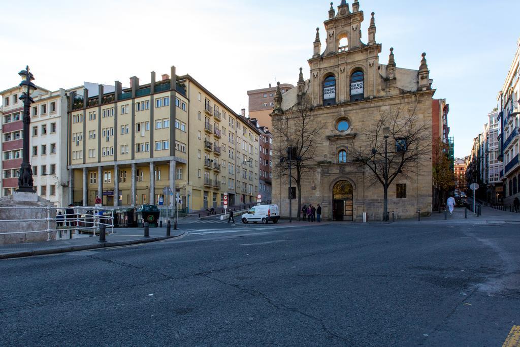 Apartamento céntrico con vistas a la Ría! garage, ideal 2-4 Bilbao Esterno foto