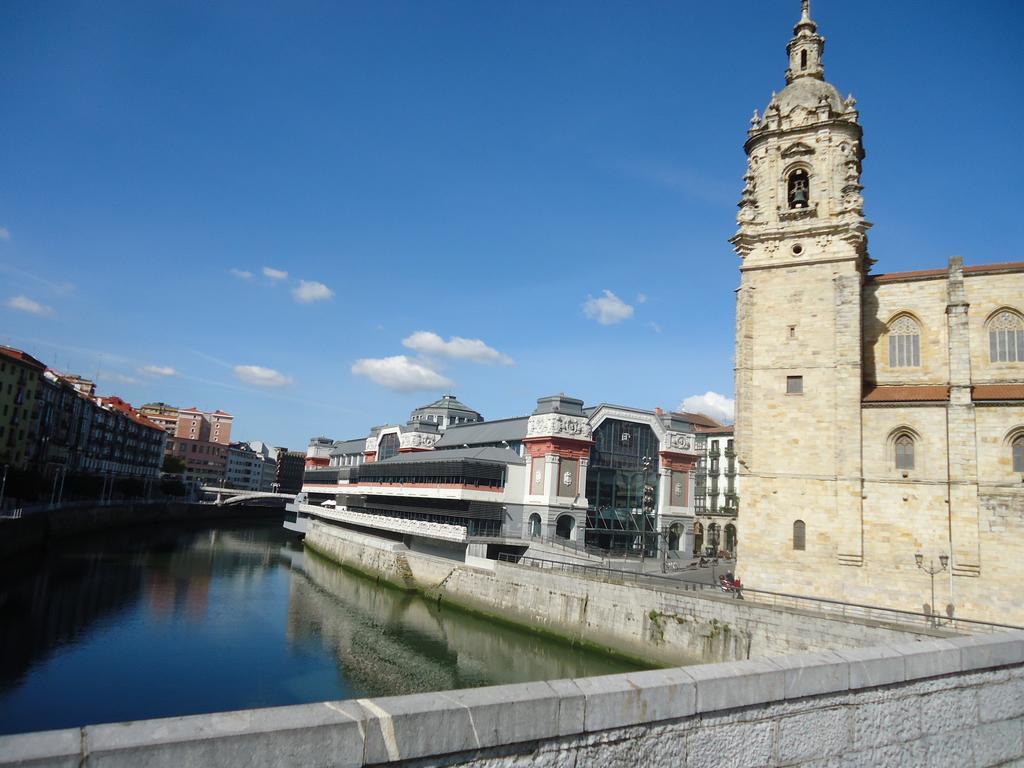 Apartamento céntrico con vistas a la Ría! garage, ideal 2-4 Bilbao Esterno foto