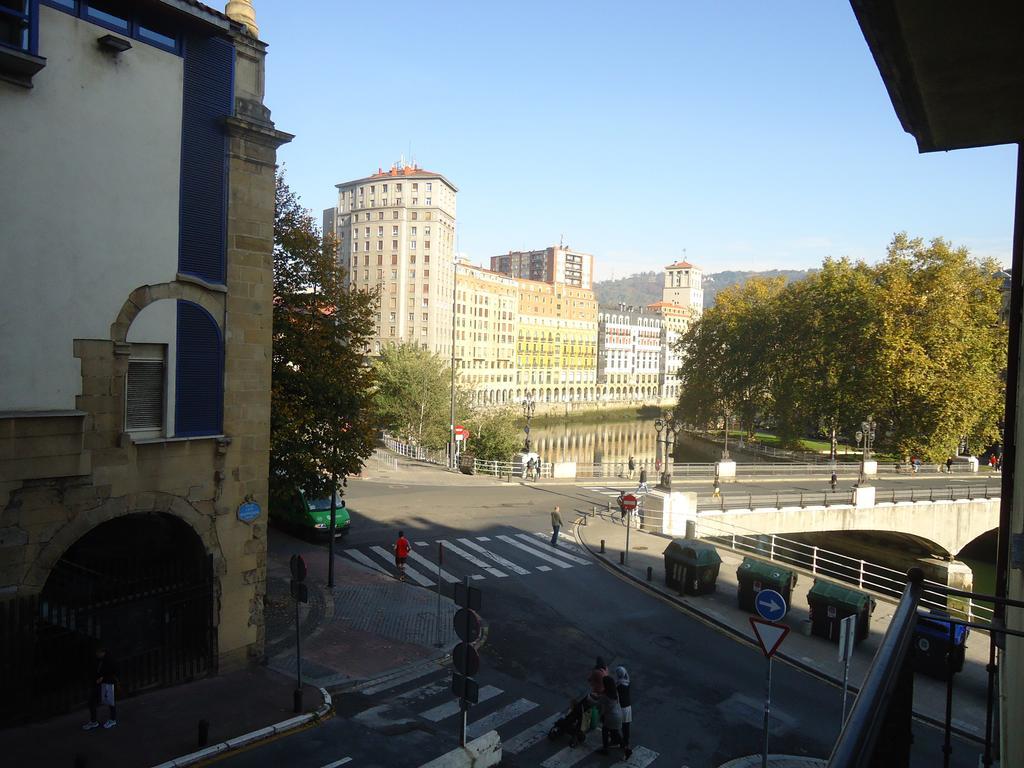 Apartamento céntrico con vistas a la Ría! garage, ideal 2-4 Bilbao Esterno foto
